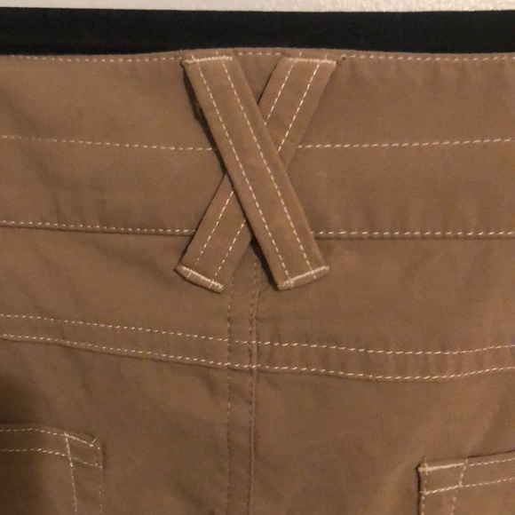 Like New Women’s Marmot Shorts 10 - Picture 9 of 12